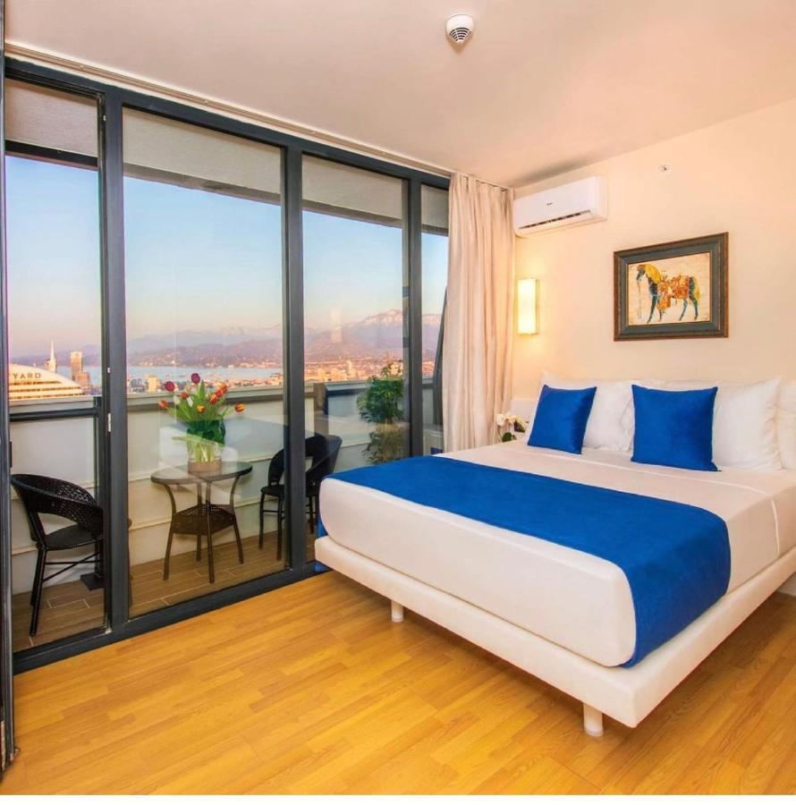 바투미 Orbi City Center Sea View 아파트 호텔 외부 사진