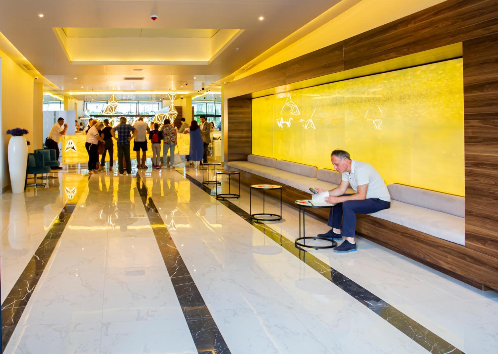 바투미 Orbi City Center Sea View 아파트 호텔 외부 사진
