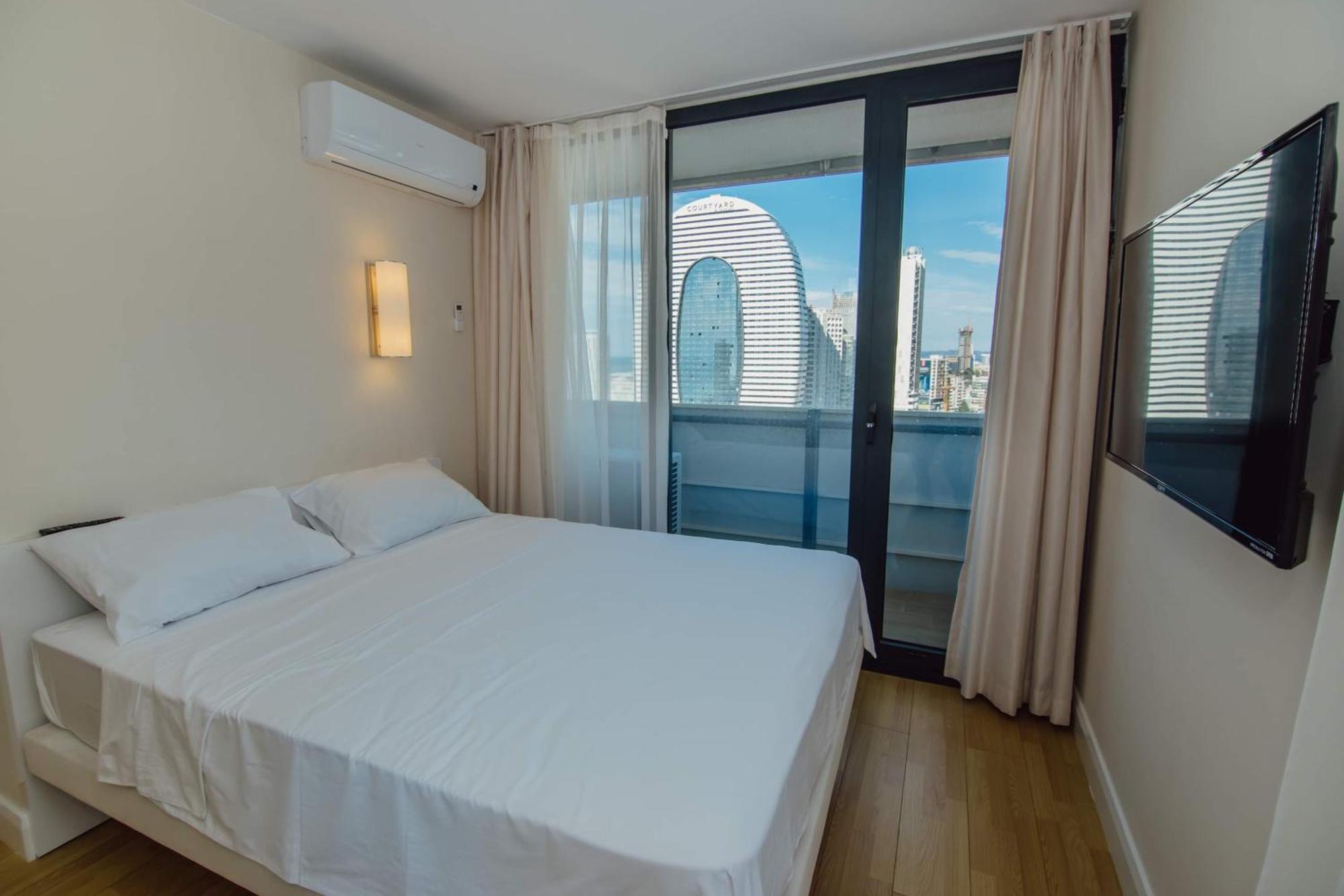 바투미 Orbi City Center Sea View 아파트 호텔 외부 사진